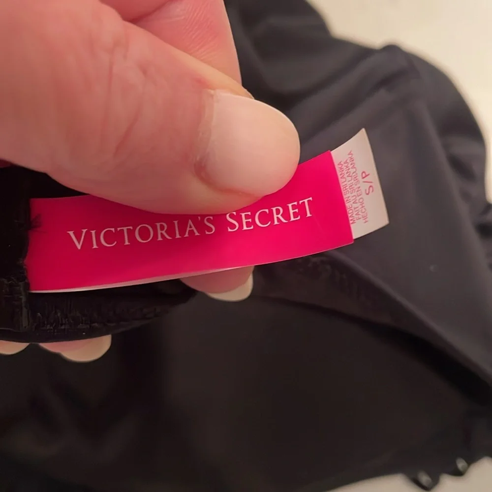 Victorias Secret NEW Black Fringe bandeau swimsuit sz S - Picture 4 of 5